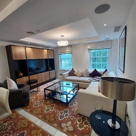 Buckingham Palace Residences By Aeria Apartments